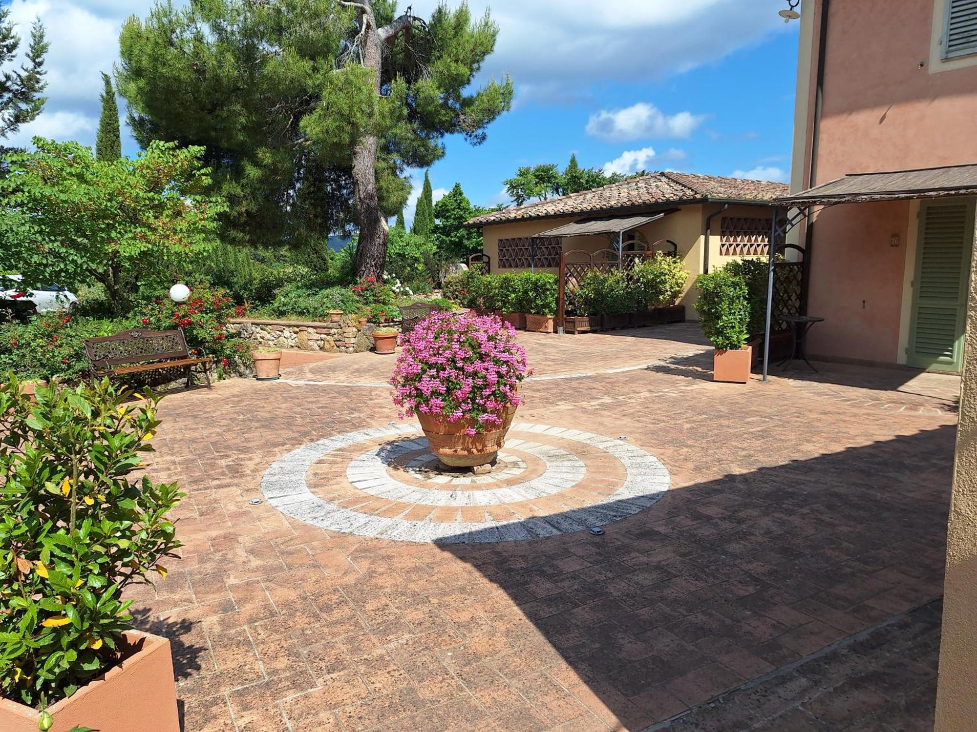 Antico Borgo Il Cardino Bed and Breakfast Σαν Τζιμινιάνο Εξωτερικό φωτογραφία